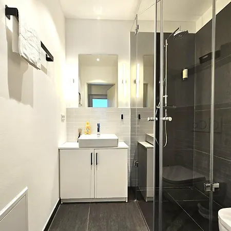 Old Town Apartment *