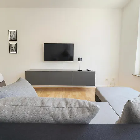Old Town Apartment *