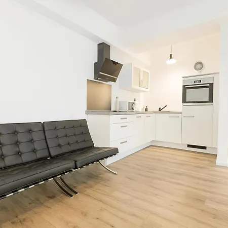 Old Town Apartment *